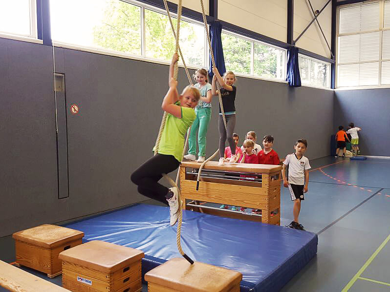 Bewegungslandschaft in der Turnhalle | KGS St. Tönis